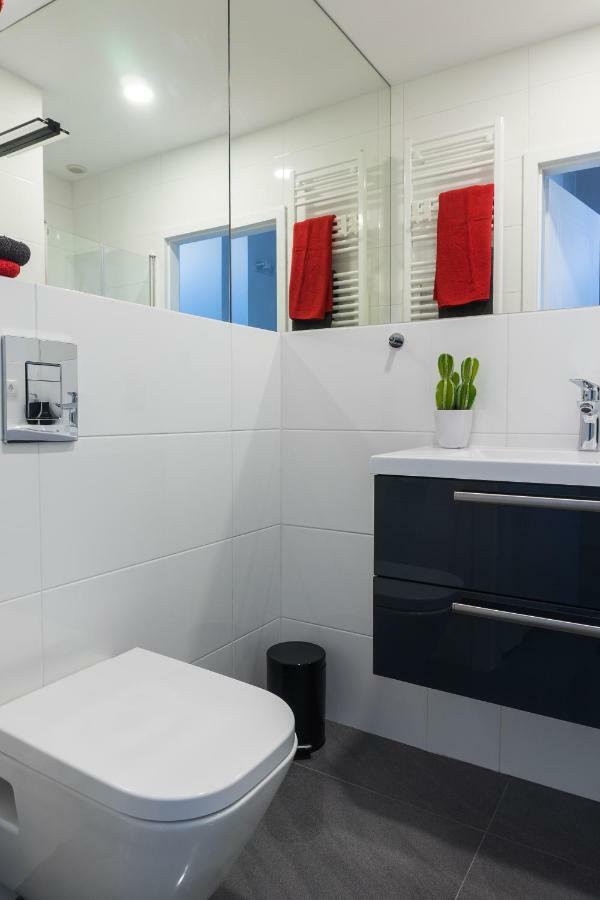 3V Apartments Varşovia Exterior foto