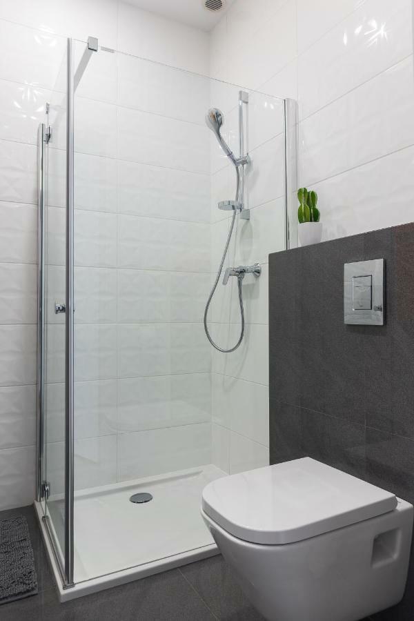 3V Apartments Varşovia Exterior foto