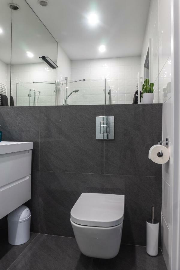 3V Apartments Varşovia Exterior foto